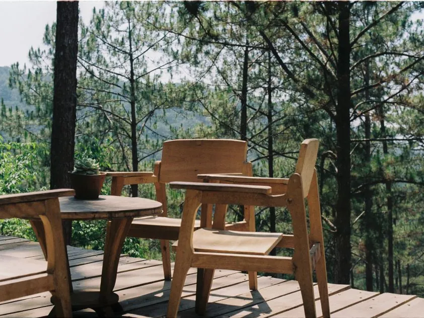 Terrasse bois sur mesure conçue et posée par LAMA BOIS